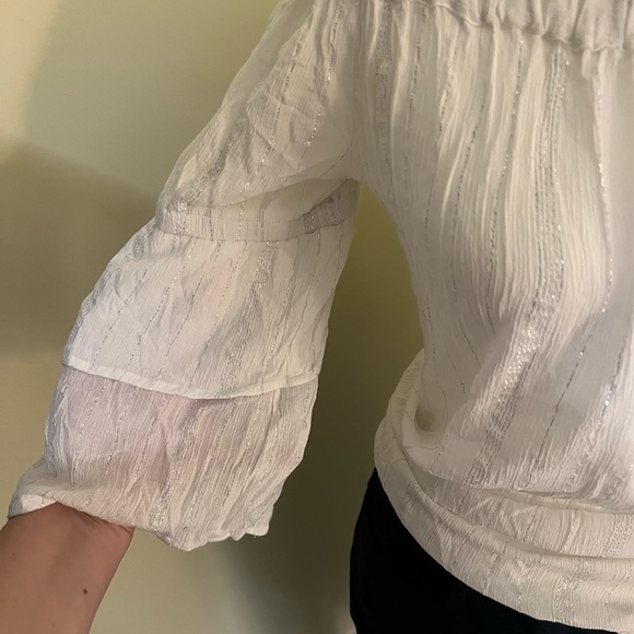 KUT From The Kloth white and silver off shoulder blouse size Large - Picture 2 of 9